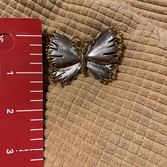 Vintage two tone butterfly brooch. - Picture 3 of 3